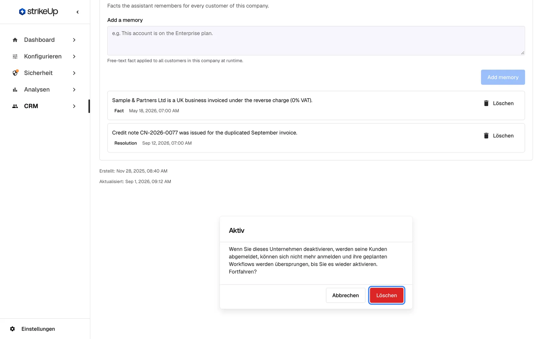 Die Rückfrage nach dem Ausschalten von „Aktiv“ auf der Übersicht von „Sample & Partners Ltd“. Unter dem Titel „Aktiv“ erklärt sie, dass sich die Kunden nach dem Deaktivieren nicht mehr anmelden können. Sie bietet „Abbrechen“ und eine rote Schaltfläche „Löschen“, die hervorgehoben ist; trotz der Beschriftung deaktiviert sie nur das Unternehmen und löscht nichts. Der Text kündigt an, dass aktive Sitzungen „ab P2+“ widerrufen werden. Der Dialog öffnet sich nicht über der Seite, sondern ganz unten unter der Karte „Account Memory“.