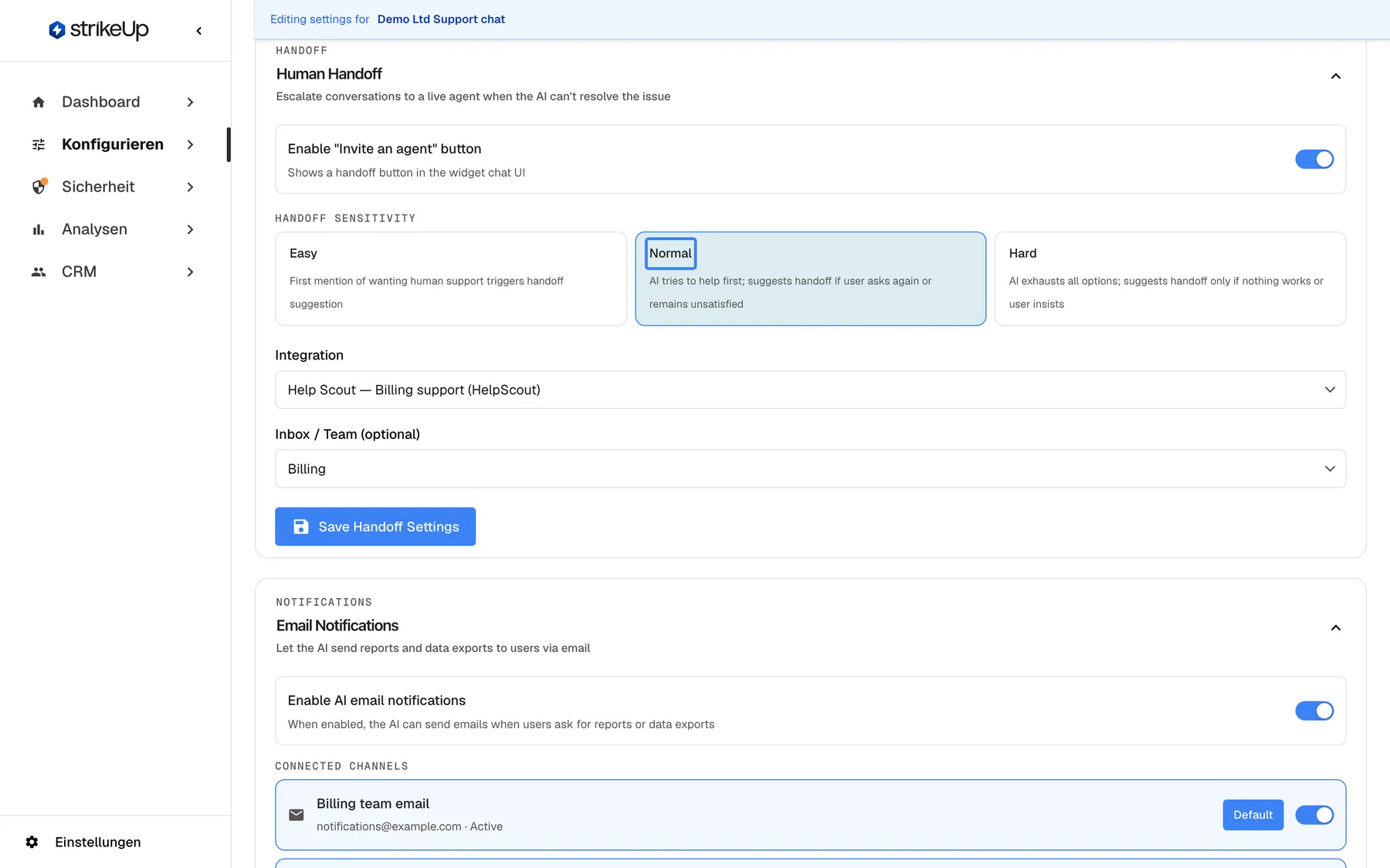 Der Abschnitt Human Handoff der Seite AI & UX, vollständig auf Englisch. Der Schalter 'Enable "Invite an agent" button' ist eingeschaltet. Unter Handoff sensitivity stehen drei Optionen: "Easy" (schon der erste Wunsch nach menschlicher Hilfe löst einen Übergabevorschlag aus), das ausgewählte und hervorgehobene "Normal" (die KI versucht zuerst zu helfen und schlägt die Übergabe vor, wenn der Nutzer erneut fragt oder unzufrieden bleibt) und "Hard" (die KI schöpft erst alle Möglichkeiten aus). Integration ist "Help Scout — Billing support (HelpScout)", Inbox / Team ist "Billing", darunter "Save Handoff Settings".