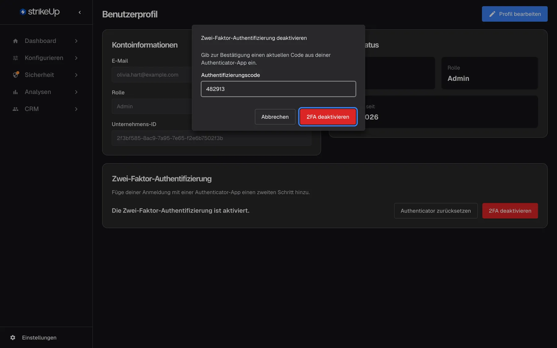 Der Dialog „Zwei-Faktor-Authentifizierung deaktivieren“ über der abgedunkelten Profilseite. Er fordert „Gib zur Bestätigung einen aktuellen Code aus deiner Authenticator-App ein.“, im Feld „Authentifizierungscode“ steht „482913“. Unten rechts stehen „Abbrechen“ und die hervorgehobene rote Schaltfläche „2FA deaktivieren“; sie prüft den Code und schaltet die Zwei-Faktor-Authentifizierung für Ihr Konto ab, danach fragt die Anmeldung nur noch E-Mail und Passwort ab. Ohne gültigen aktuellen Code bleibt das Konto geschützt.