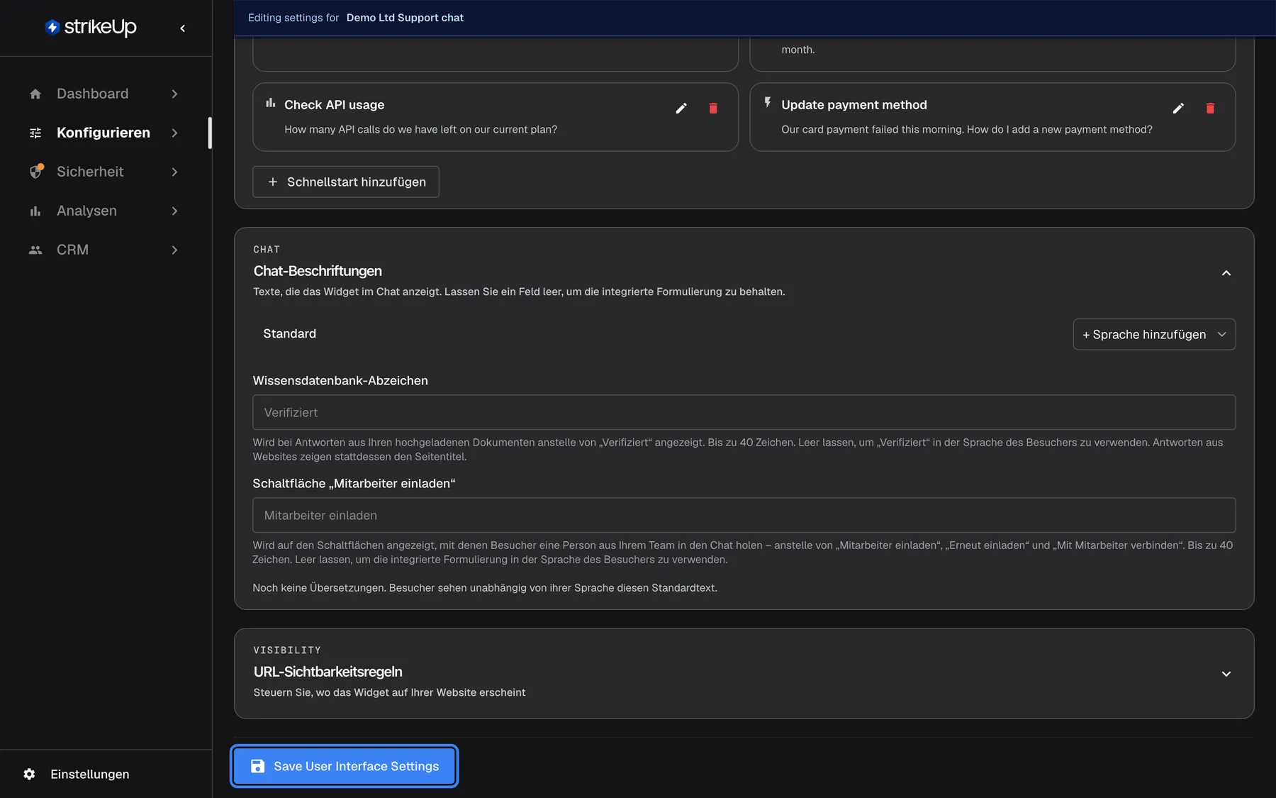 Schritt 5, die Seite „User Interface“ für das Widget „Demo Ltd Support chat“, gescrollt ans Ende der Einstellungen. Eine Leiste oben nennt das bearbeitete Widget. Zu sehen sind die letzten Kundenportal-Optionen, die Shortcut-Karten mit dem Begrüßungstext „Hi! I can help with invoices, plans, payments and your account.“ und vier Karten wie „Find an invoice“ und „Check API usage“ sowie die eingeklappten URL-Sichtbarkeitsregeln. Unten ist die blaue Schaltfläche hervorgehoben, die auch auf Deutsch „Save User Interface Settings“ heißt; sie speichert Darstellung, Farben, Portal, Shortcuts und Sichtbarkeitsregeln gemeinsam.