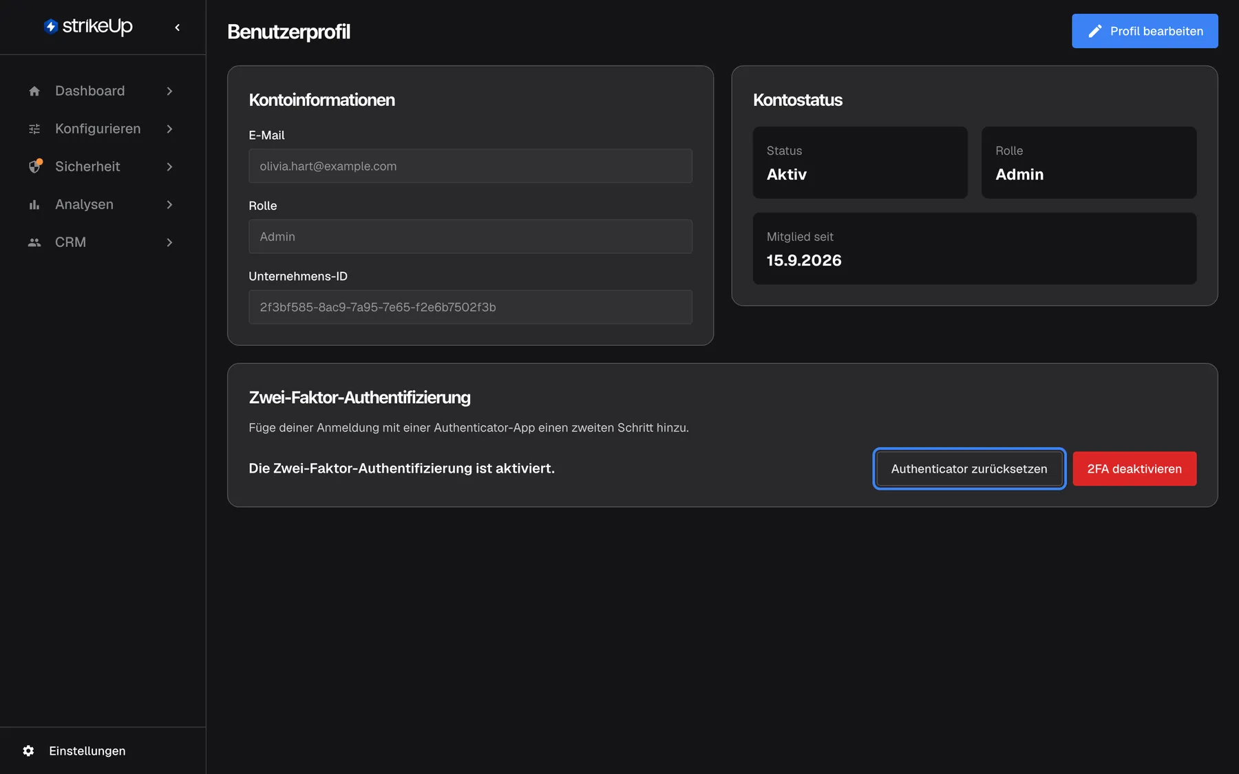 Die Seite „Benutzerprofil“ mit eingeschalteter Zwei-Faktor-Authentifizierung. Die Karte „Zwei-Faktor-Authentifizierung“ zeigt den Status „Die Zwei-Faktor-Authentifizierung ist aktiviert.“ und rechts zwei Schaltflächen: das hervorgehobene „Authenticator zurücksetzen“ und das rote „2FA deaktivieren“. „Authenticator zurücksetzen“ öffnet dieselbe QR-Code-Einrichtung, etwa für ein neues Telefon; die alte App funktioniert weiter, bis die neue mit einem gültigen Code bestätigt ist. Das Unternehmen schreibt Zwei-Faktor-Authentifizierung hier nicht vor, daher ist Deaktivieren noch möglich.